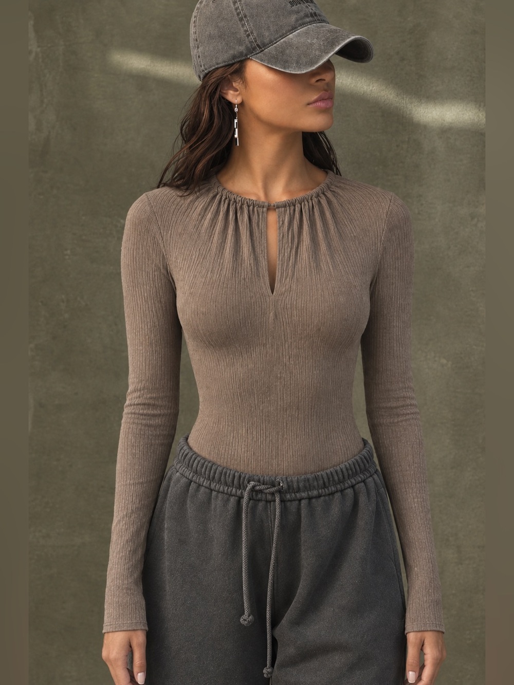 Topshop Nordstrom Long-Sleeve Keyhole Cotton Bodysuit Small Taupe Brown